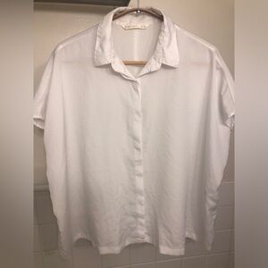Classic White shirt, loose fit. Size XS-S